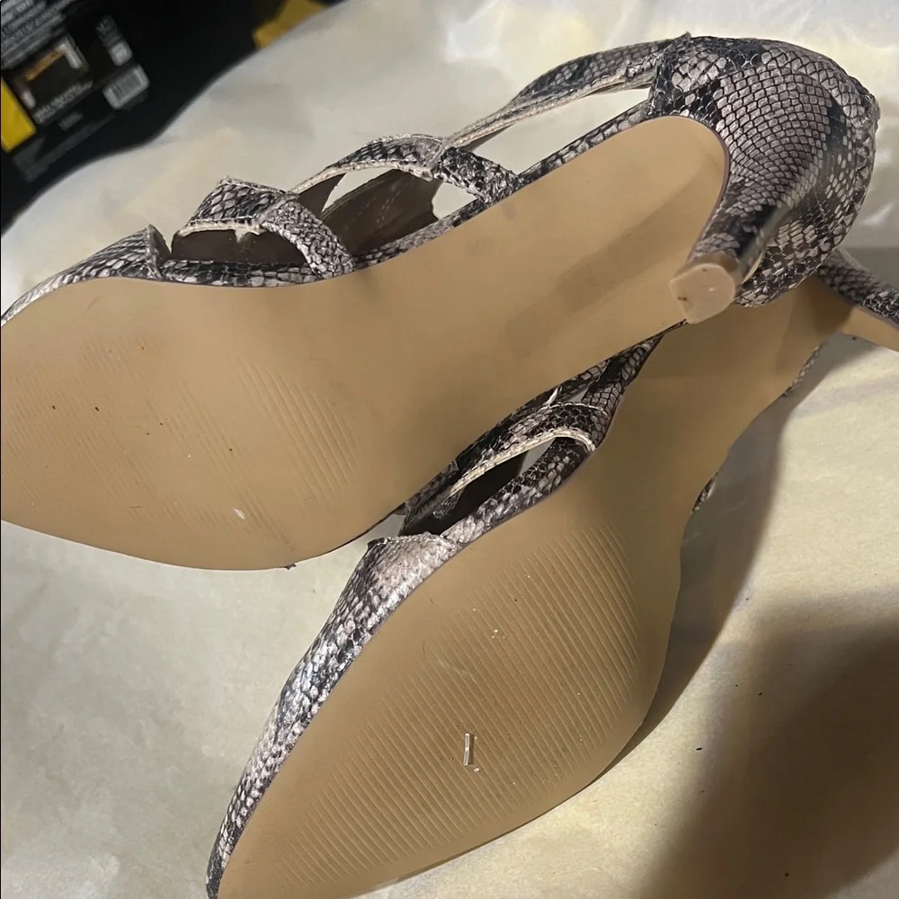 Elegant Snakeskin Pattern Heels‎